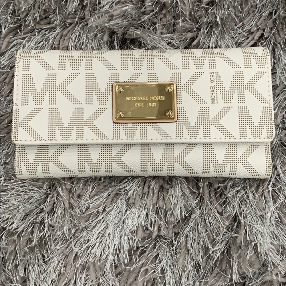 Michael Kors checkbook wallet red flaw ID holder